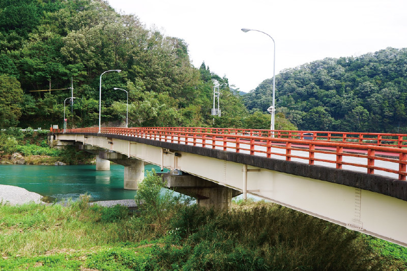 万代橋